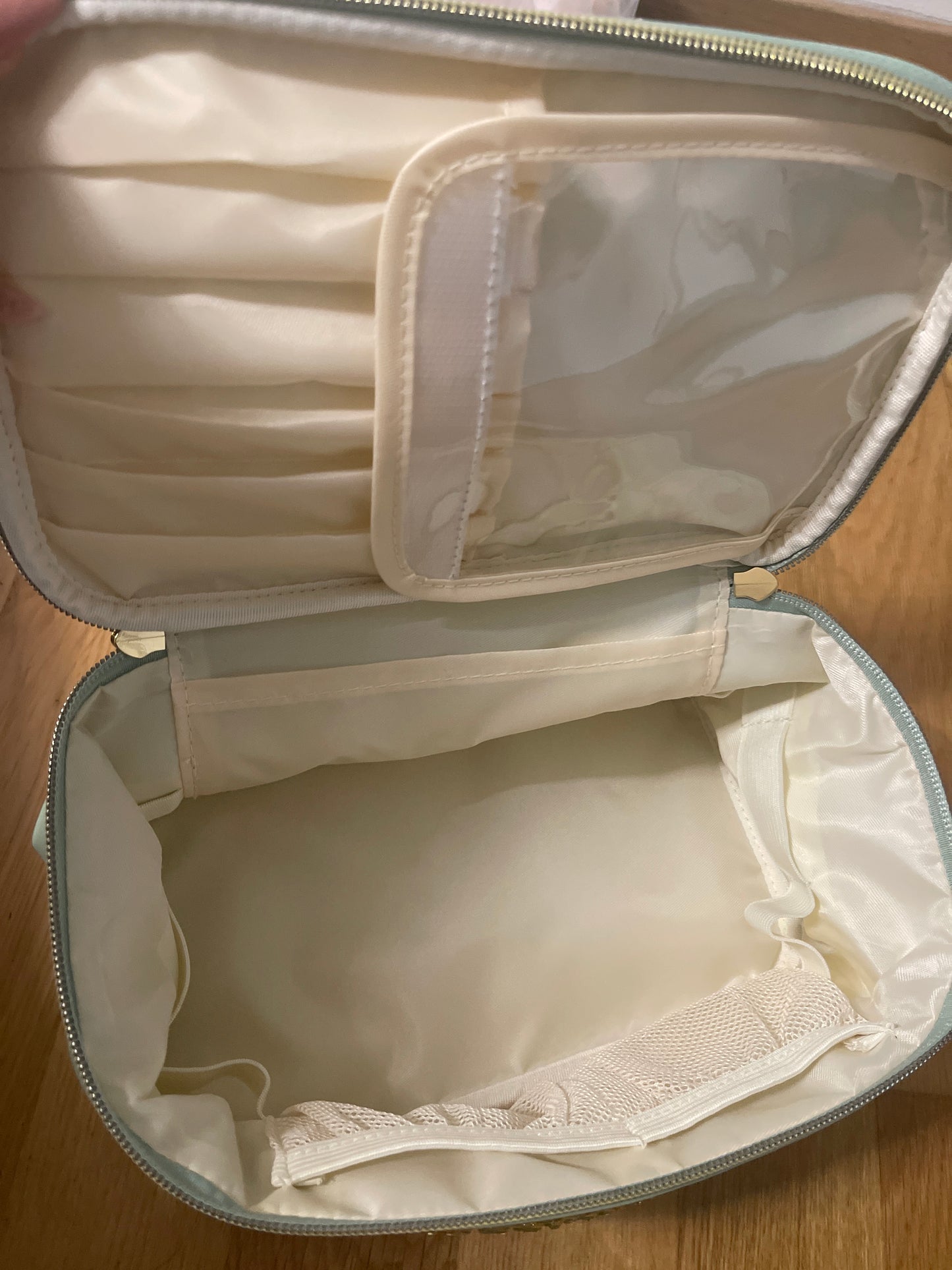 Mintgrünes Luxus-Nécessaire mit goldenen Strasssteinen – handverziert