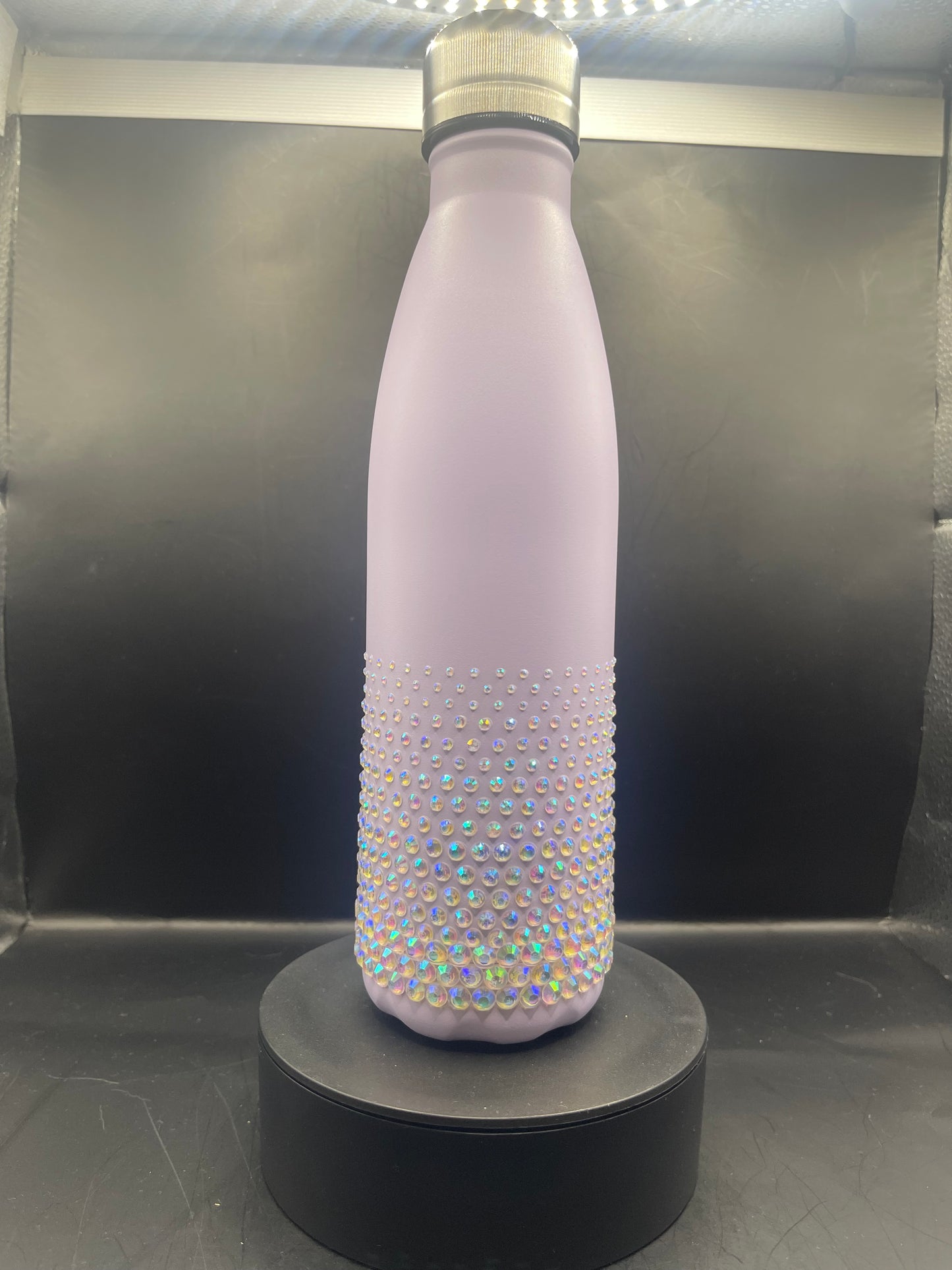 ✨ Lavendel Trinkflasche mit handgeklebten Glitzersteinen – 500 ml ✨