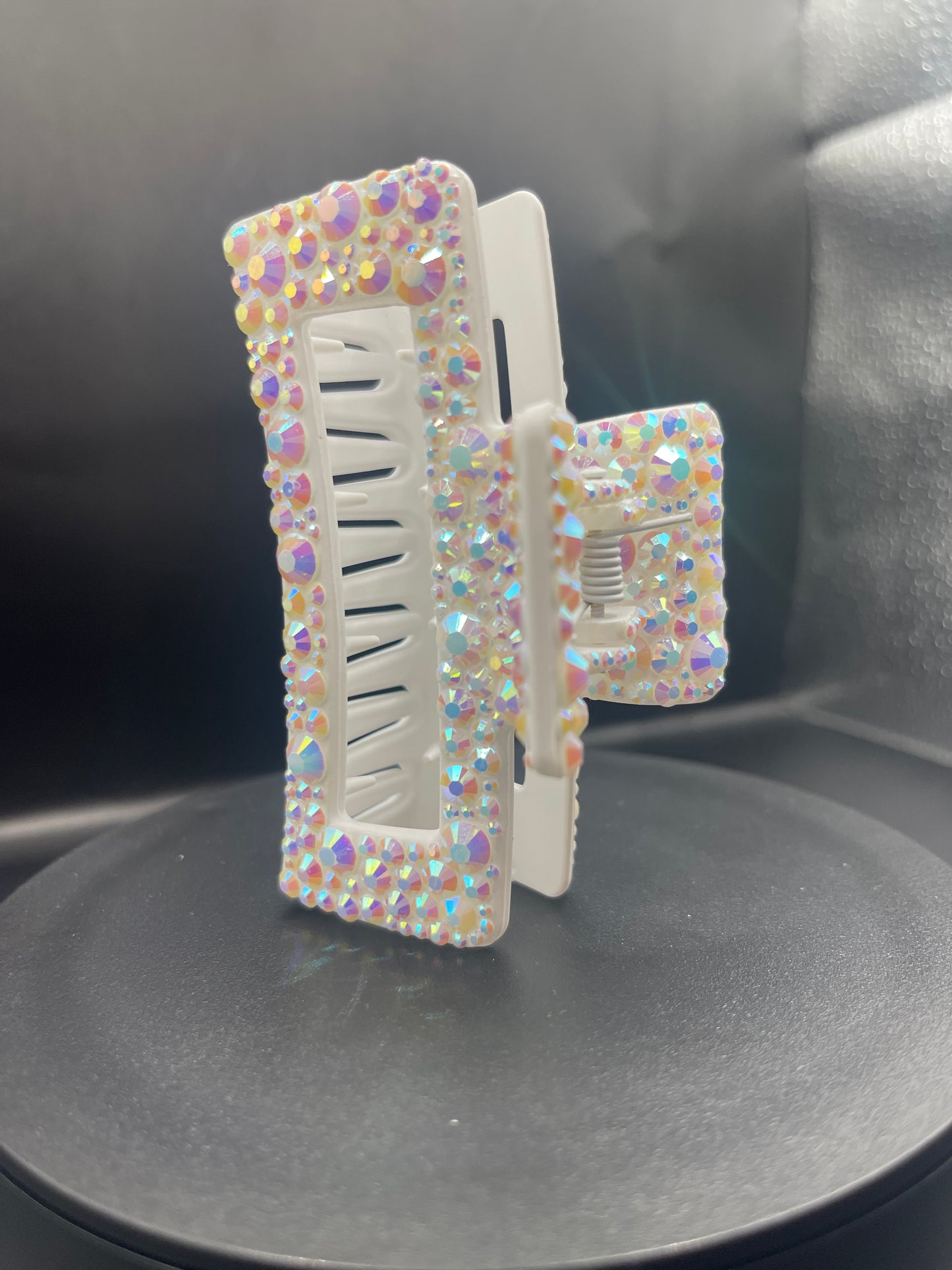 Haarklammer „Crystal AB“ – Weiss mit irisierenden Glitzersteinen (9 cm, rechteckig)