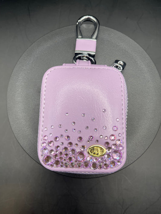 Glitzer AirPods-Etui in Flieder – handbeklebt mit Strasssteinen ✨