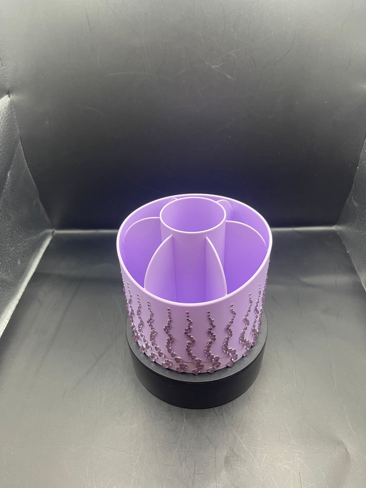 Lila Organizer mit Handgesetzten Glitzersteinen – Funkelndes Tisch- & Schminktisch-Accessoire