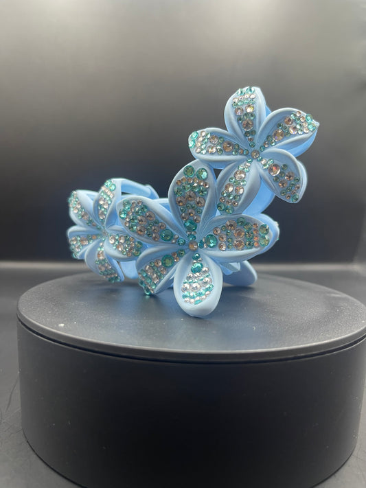 Blüten-Haarklammer in Hellblau – 11 cm | handverziert mit Strass | Theglitterthing Unikat