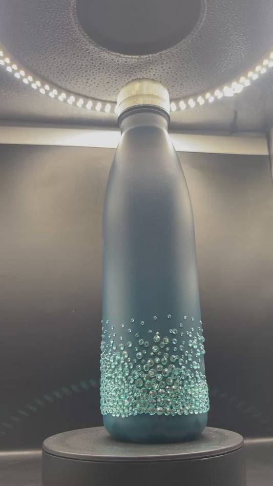💎 Handverzierte Glitzer-Trinkflasche – Blue Ocean Edition