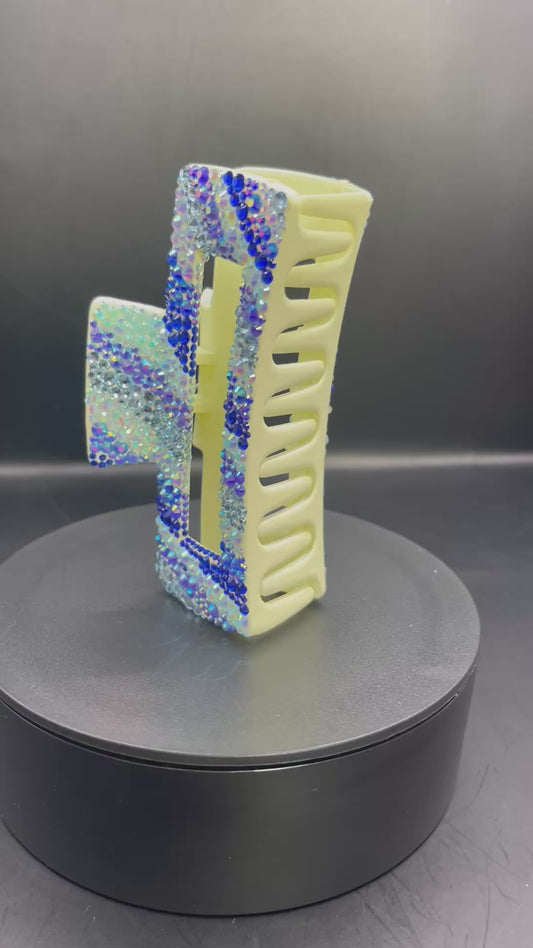 Haarspange Blau–Silber Holographic – Handverziert mit Strass | TheGlitterThing Unikat